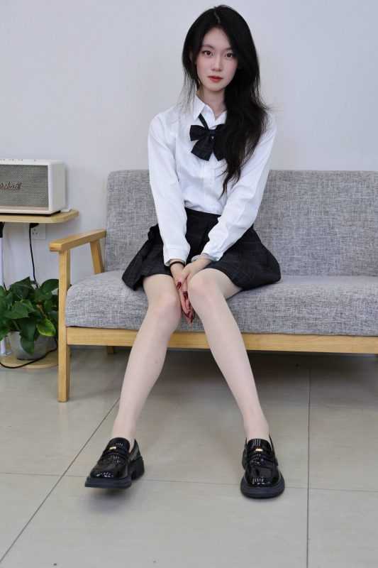 绮梦摄影 NO.343 小艺 无印珍藏版 [299P-150P-2V-11.9G]-觅颜社