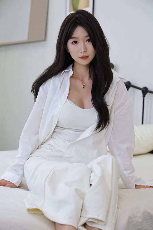 绮梦摄影 NO.368 依依 无印珍藏版 [334P-150P-2V-11.4G]-觅颜社