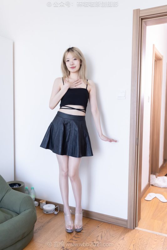 袜啵啵592期：小甜豆-高跟鞋、高跟凉鞋、油亮薄肉丝（脚尖透明款）、油亮薄黑丝（脚尖透明款）、裸足、裸足拓印脚印剧情-觅颜社