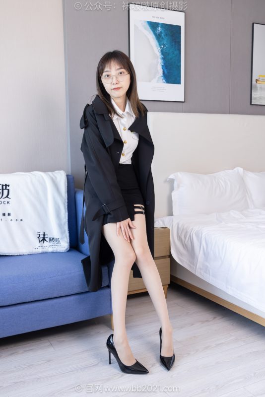 袜啵啵610期：稚予-高跟鞋、薄肉丝（脚尖加固款）、穿脱风衣两种风格-觅颜社