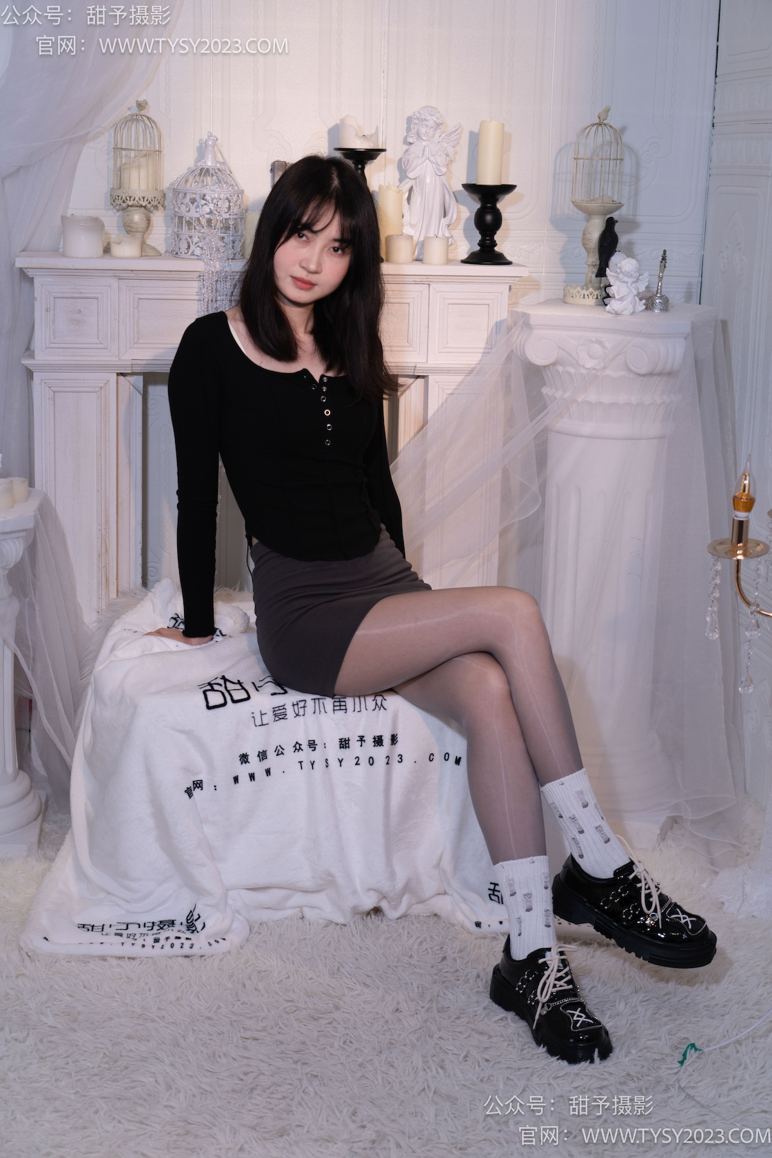 图片[4]-甜予摄影016期：小野-皮鞋、白棉袜、油亮灰丝-觅颜社