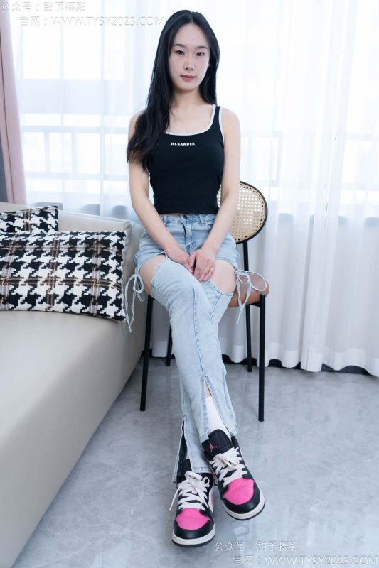 甜予摄影181期：小容-板鞋、白棉袜、裸足-觅颜社