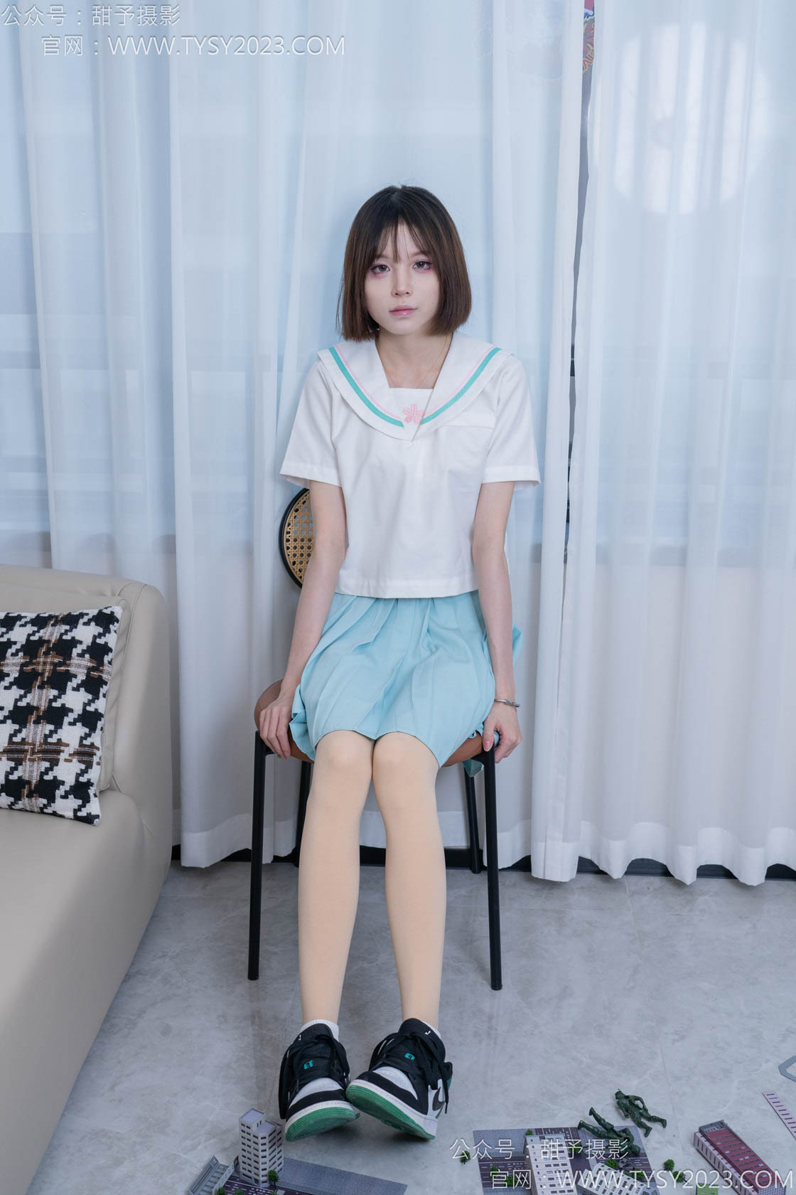 甜予摄影182期：珞珞-板鞋、白棉袜、厚肉丝（120D）、小人国剧情-觅颜社