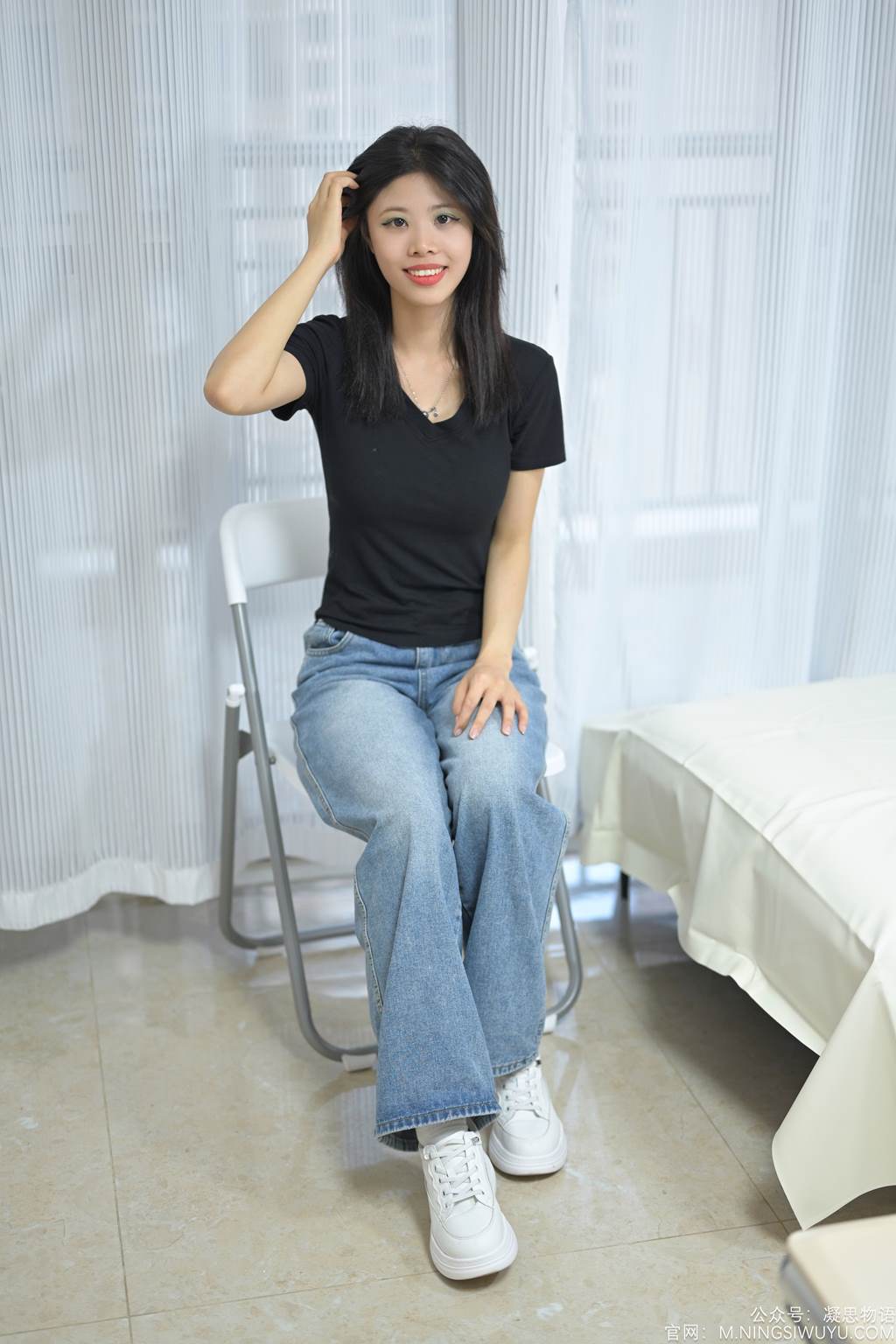 凝思摄影 NO.002 木木（T恤、短白袜、平底鞋） [140P1V 4.78 GB]-觅颜社