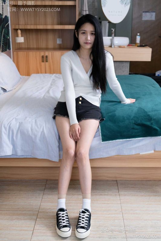 甜予摄影099期：澜澜-帆布鞋、皮鞋、短肉丝、白棉袜、裸足-觅颜社