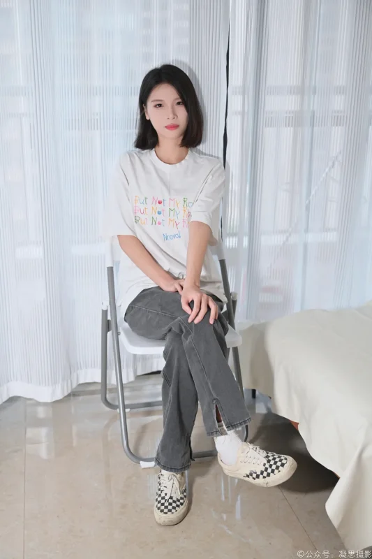 凝思摄影 NO.042 小睿 （T恤、短白袜、平底鞋） [135P1V 5.20GB]-觅颜社