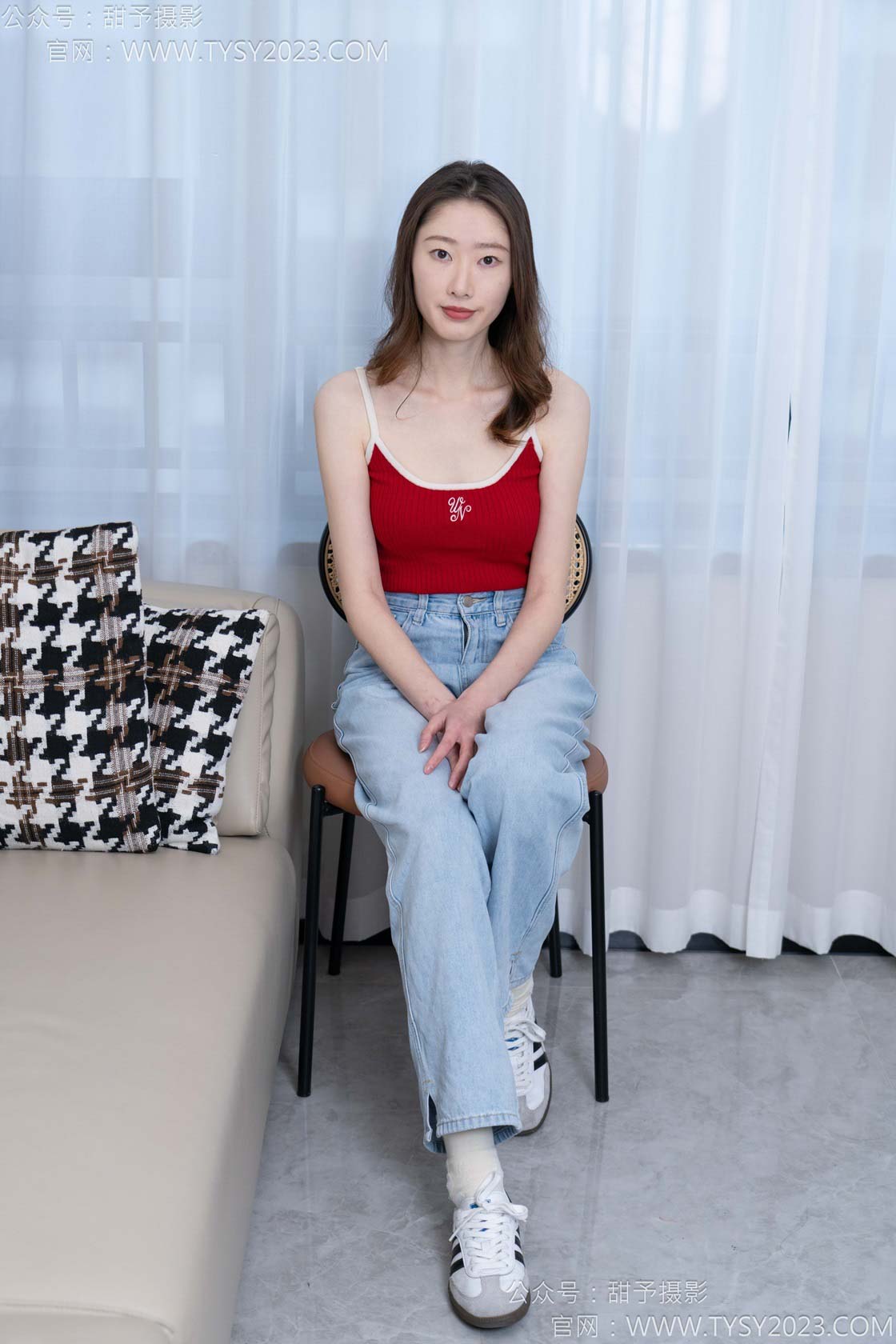 甜予摄影160期：番茄-板鞋、印花棉袜、裸足-觅颜社