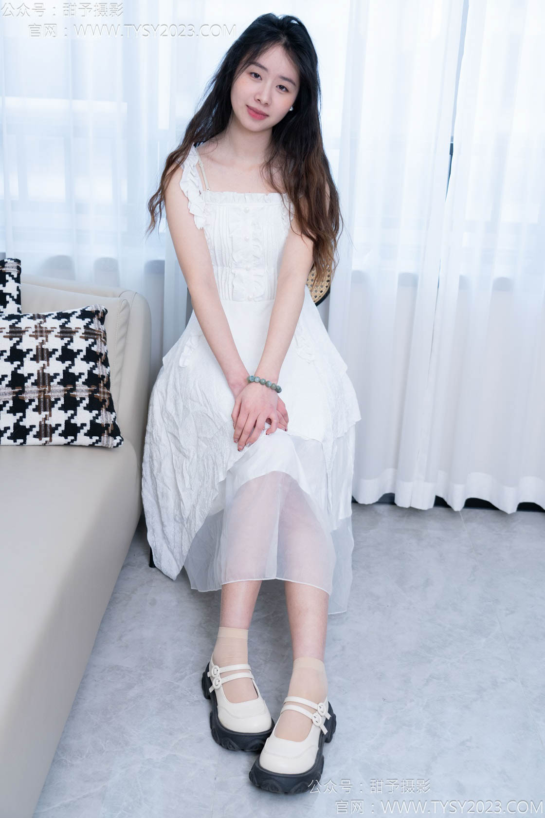 甜予摄影172期：知知-皮鞋、短肉丝、裸足-觅颜社