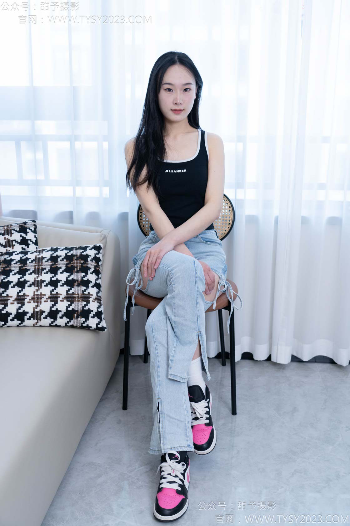 图片[2]-甜予摄影181期：小容-板鞋、白棉袜、裸足-觅颜社