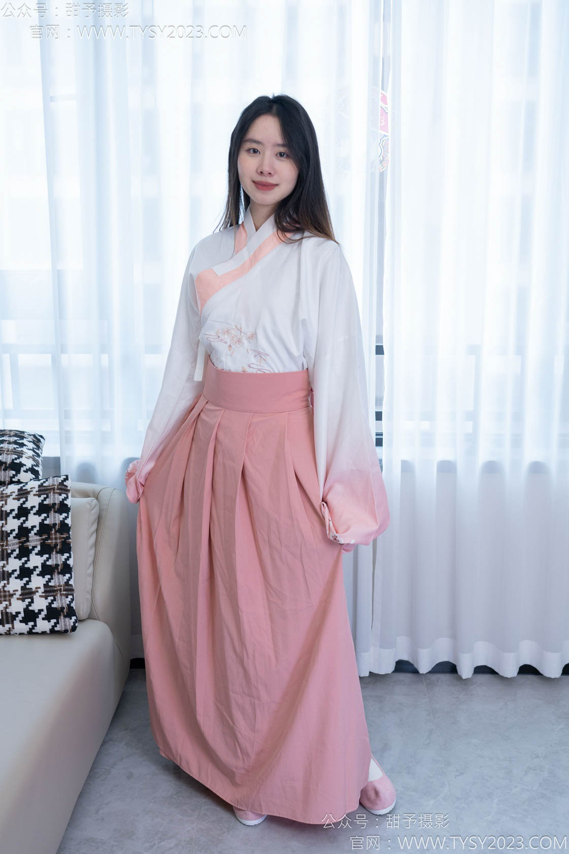 图片[2]-甜予摄影183期：知知-布鞋、白棉袜、裸足-觅颜社