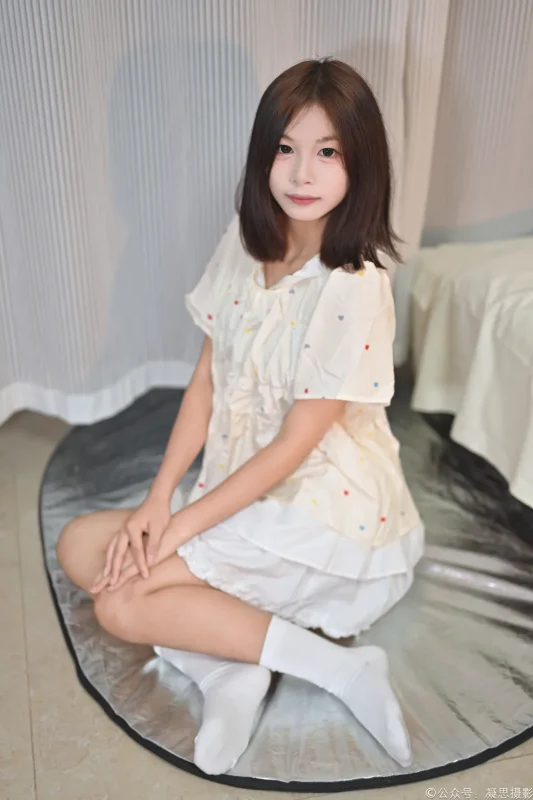 凝思摄影 NO.036 沅沅 连衣裙、短白袜、平底鞋 [144P1V 4.60GB]-觅颜社