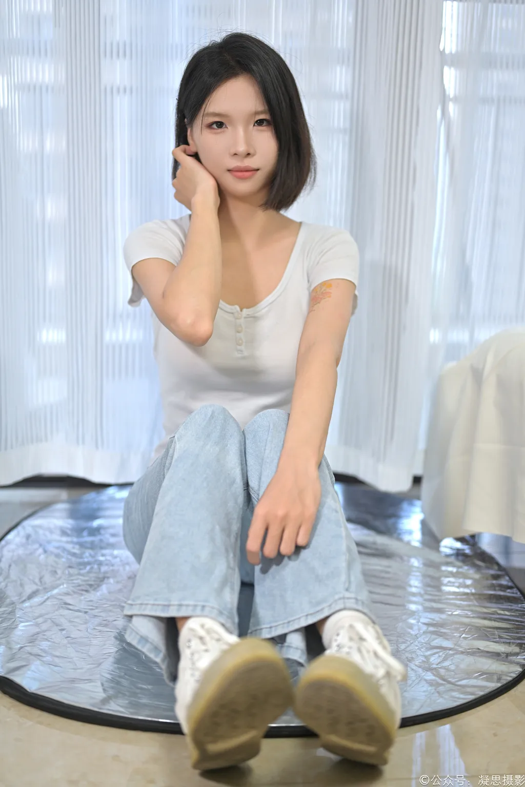 图片[2]-凝思摄影 NO.023 小睿 （T恤、短白袜、平底鞋） [142P1V 4.28GB]-觅颜社