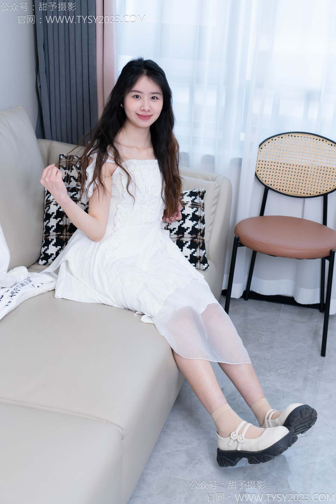 图片[2]-甜予摄影172期：知知-皮鞋、短肉丝、裸足-觅颜社