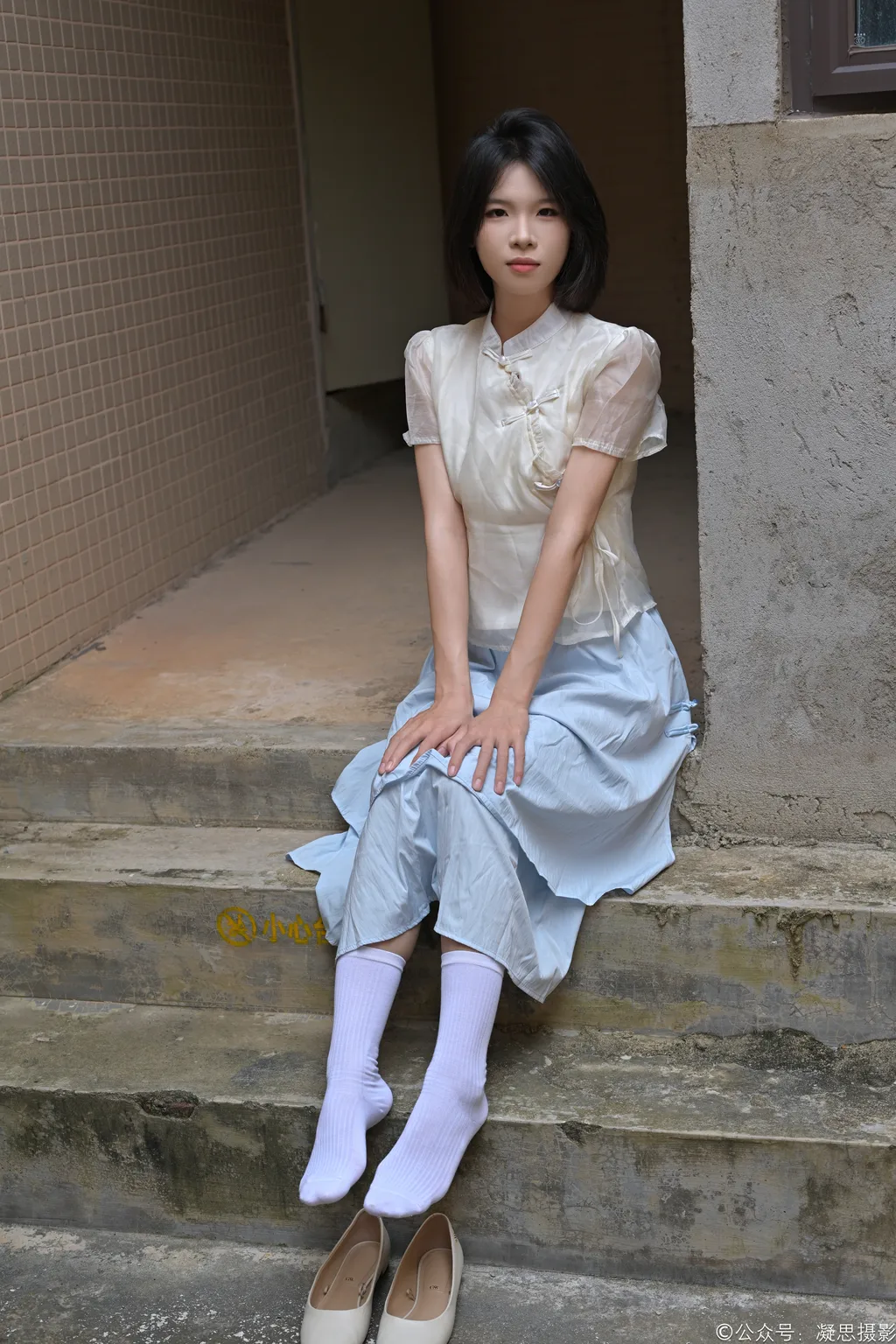 图片[2]-凝思摄影 NO.020 小睿 长裙、短白袜、平底鞋 [130P1V 4.20GB]-觅颜社