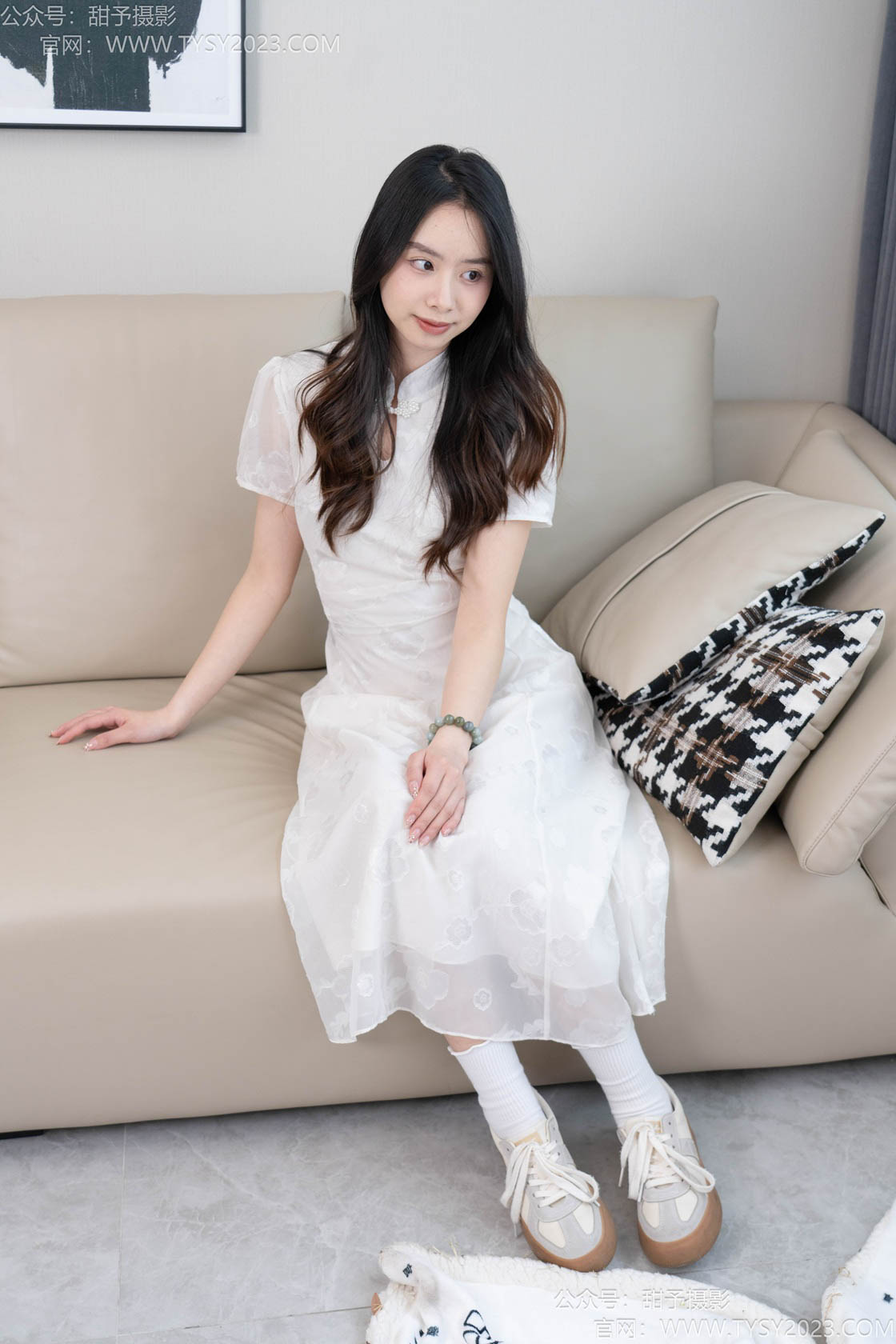 图片[4]-甜予摄影198期：知知-板鞋、白棉袜、裸足-觅颜社