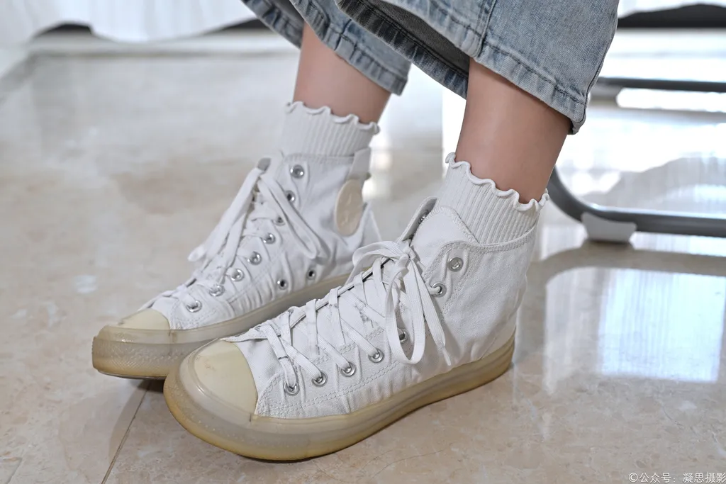 图片[4]-凝思摄影 NO.018 小睿 (T恤、短白袜、平底鞋) [142P1V 4.34GB]-觅颜社