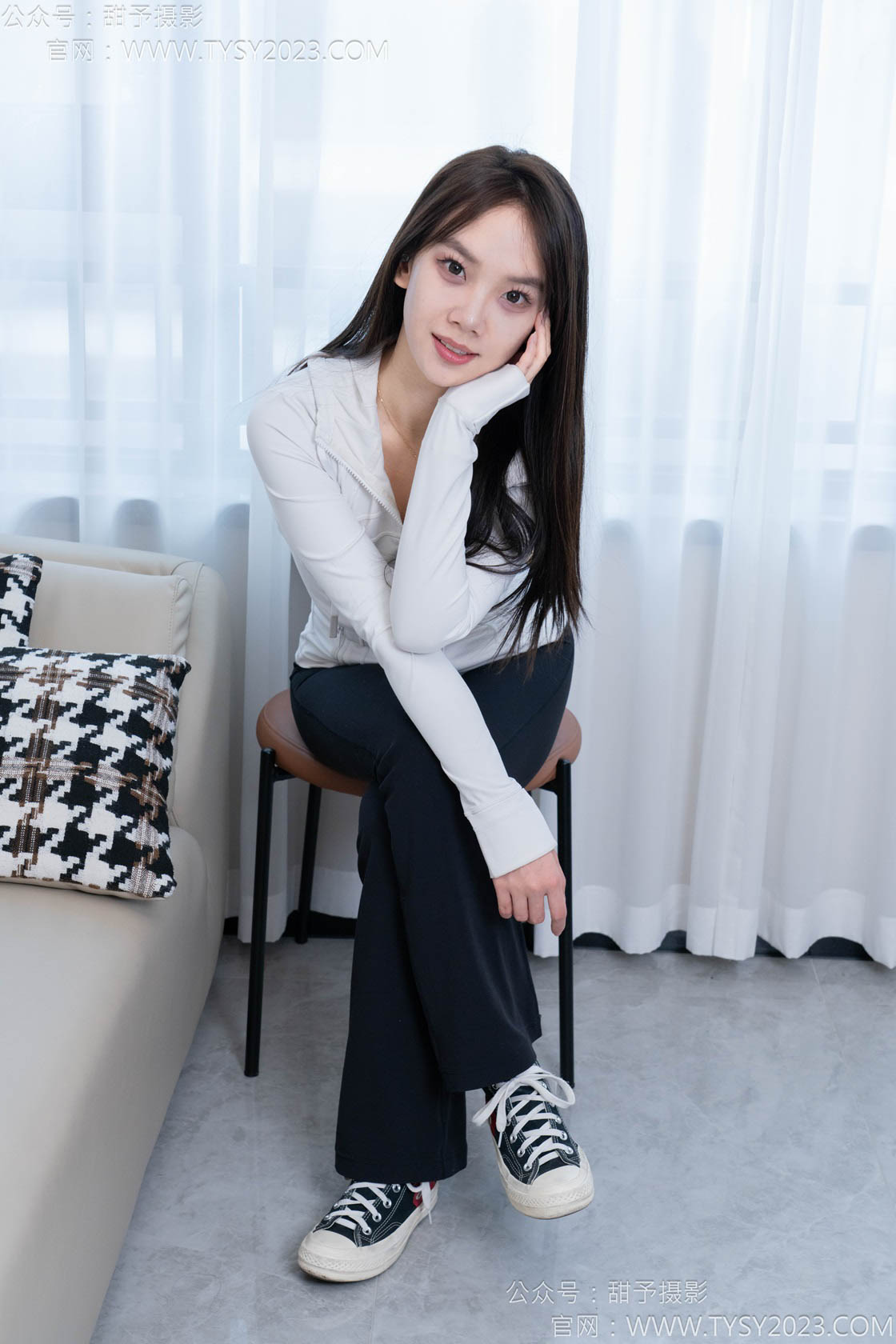 图片[4]-甜予摄影169期：贝壳-帆布鞋、白棉袜、裸足-觅颜社