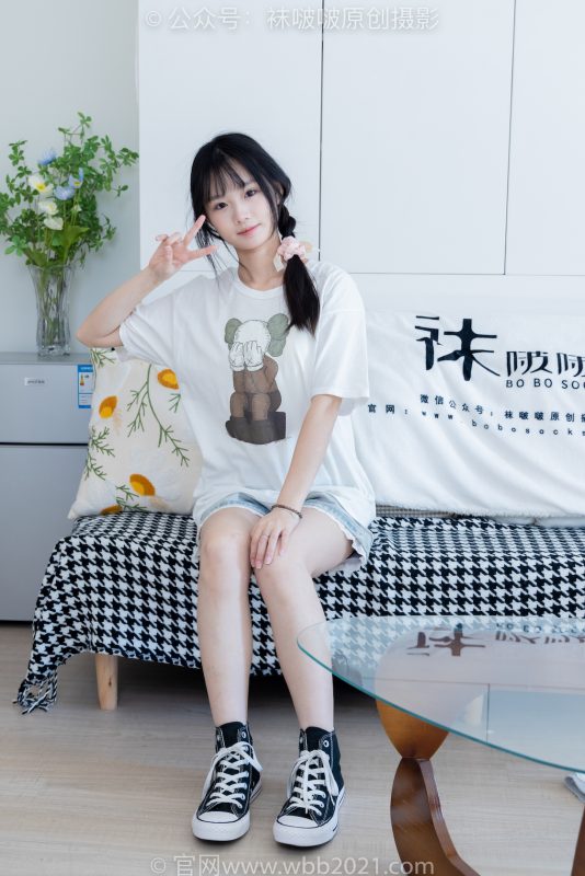 袜啵啵331期：甜甜圈-板鞋、白棉袜、裸足-觅颜社