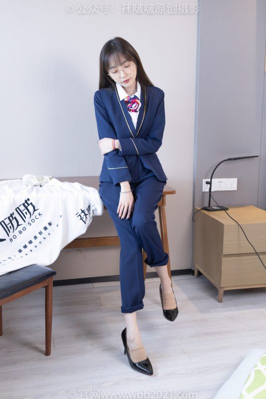 袜啵啵509期：稚予-高跟鞋、短肉丝（脚尖加固款）、黑色美甲、银行制服、半脱袜子-觅颜社