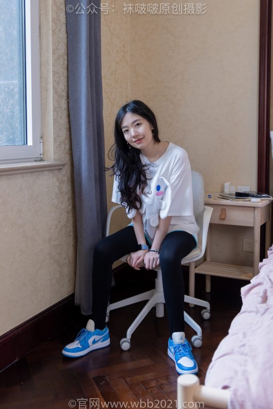 袜啵啵516期：小甜豆-板鞋、厚黑色踩脚裤袜、白棉袜（叠穿）-觅颜社