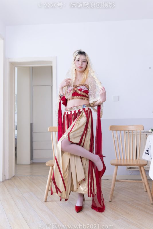 袜啵啵540期：小甜豆-高跟鞋、油亮薄白丝（脚尖透明款）-觅颜社