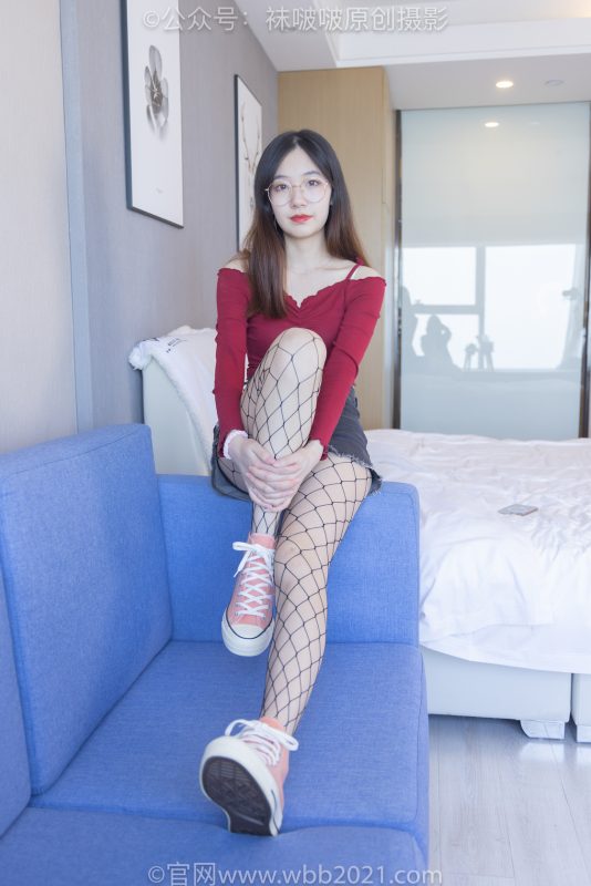 袜啵啵453期：小甜豆-帆布鞋、黑色渔网袜-觅颜社