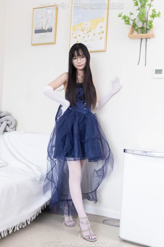 袜啵啵583期：甜甜圈-两双高跟凉鞋、五指淡紫丝、五指红丝、五指淡粉丝、图片与视频包括瑜伽动作-觅颜社