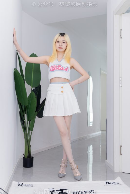 袜啵啵543期：小甜豆-高跟鞋、油亮淡蓝丝（脚尖透明款）、腰丝-觅颜社