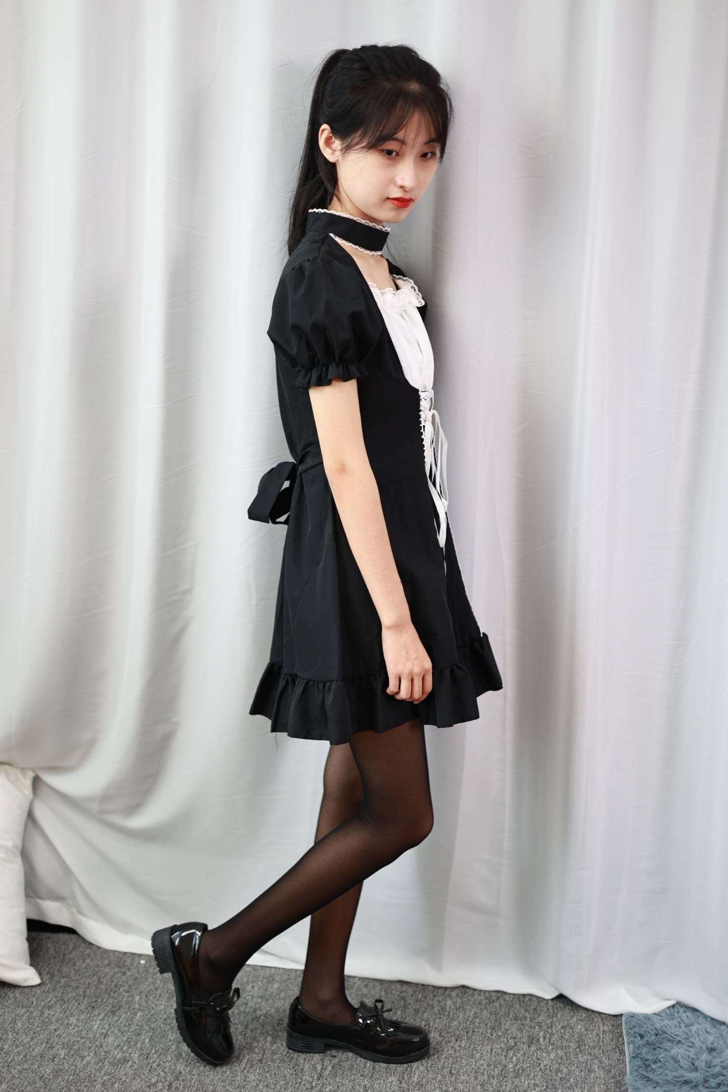 图片[2]-三禾摄影 NO.053 女仆装 黑丝 小皮鞋