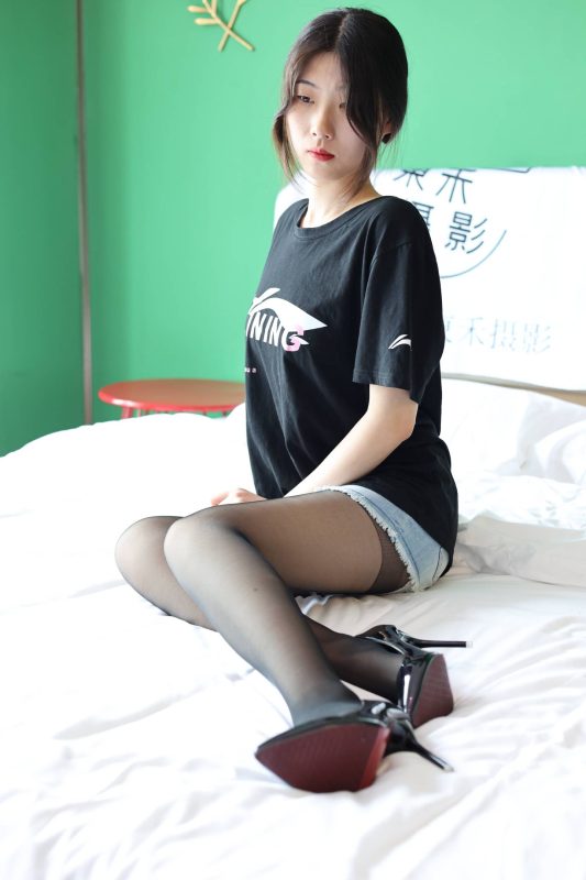 三禾摄影 NO.017 牛仔短裤 黑丝 高跟 [251P-1.1GB]-觅颜社