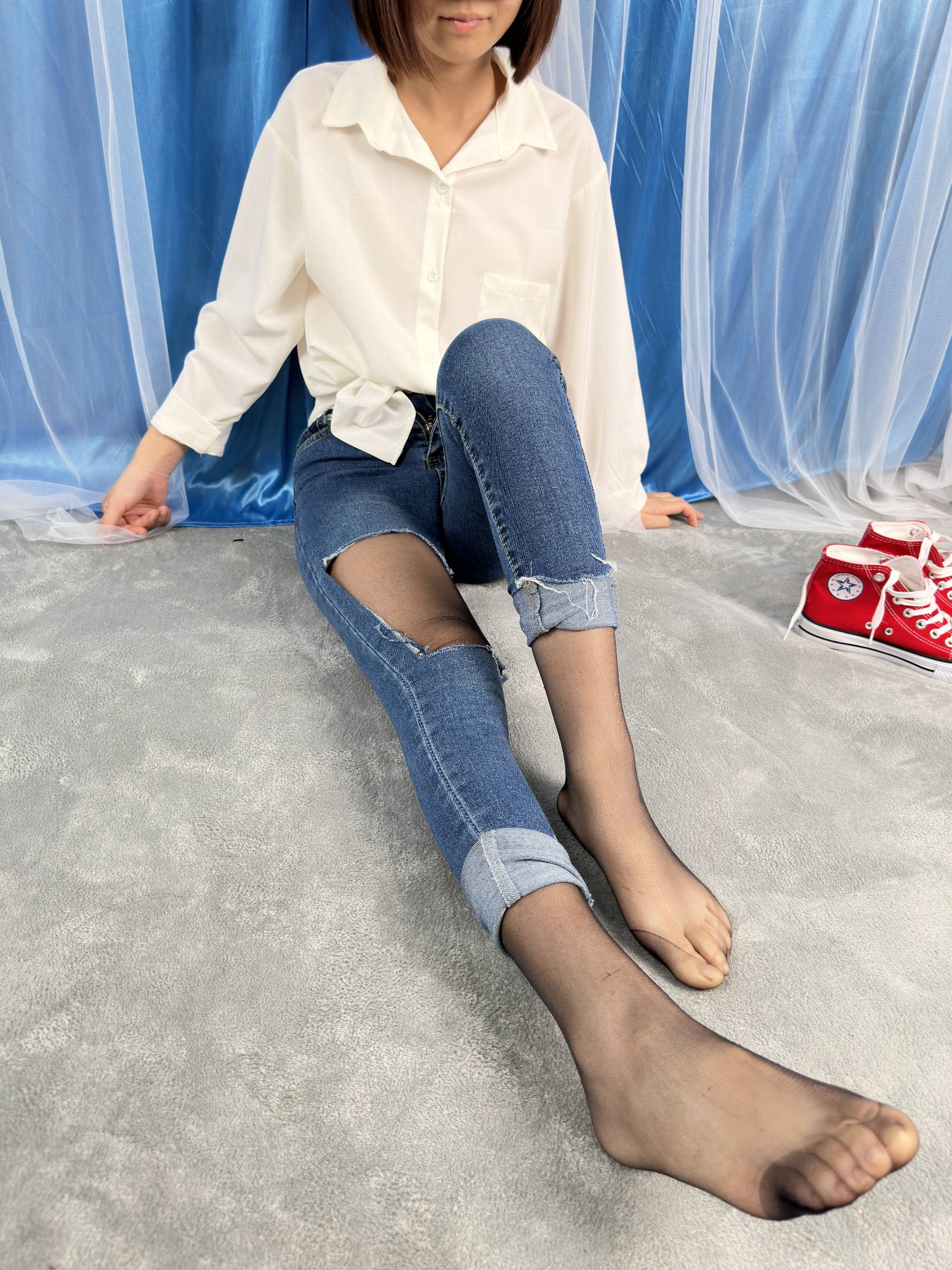 图片[3]-三禾摄影 NO.041 牛仔裤 黑丝 帆布鞋 高跟