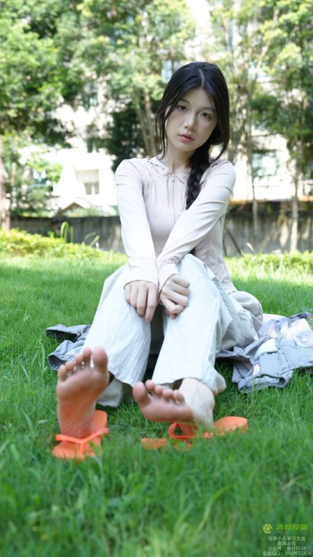 青柠映画 NO.055 小小 登山服 [156P-2V-4.88GB]-觅颜社