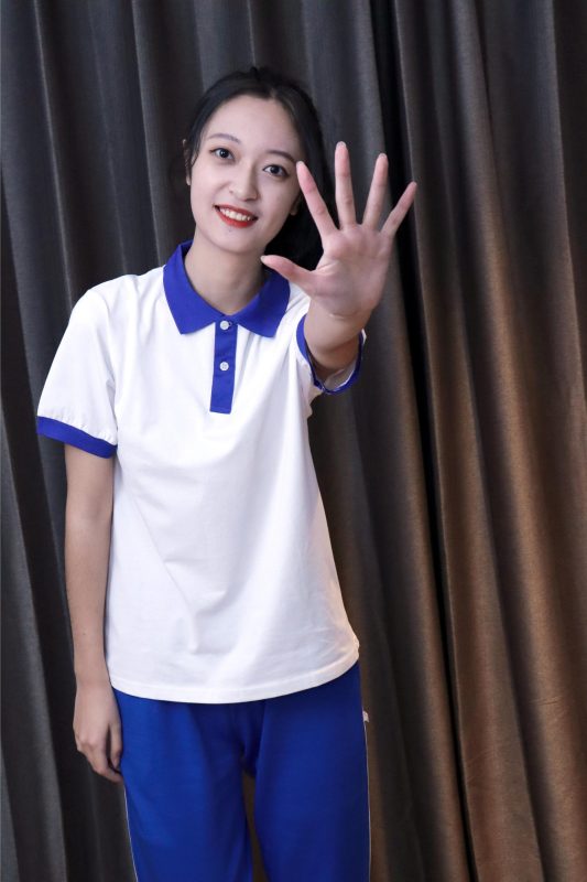 初夏女神 NO.022 依依~校服搭配37码运动鞋拍摄[126P-1V-5.45G]-觅颜社