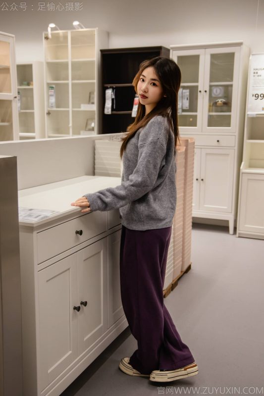 足愉心 NO.016 软软（紫色长裤、帆布鞋、卡通棉袜、裸足） [110P-2V-10.0G]-觅颜社