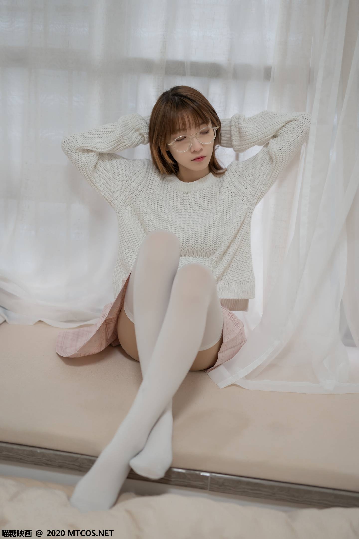 图片[4]-喵糖映画 VOL.077 粉格裙的眼镜娘