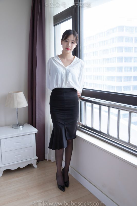 袜啵啵017期：小甜豆-OL制服、高跟鞋、黑丝（脚尖加固款）-觅颜社