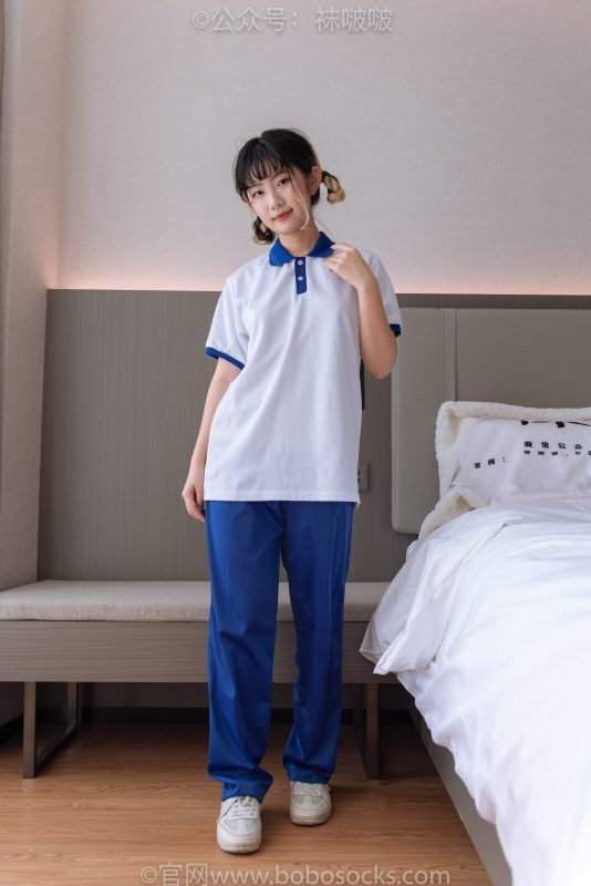 袜啵啵042期：砂糖-校服、板鞋、白棉袜、油亮白丝（脚尖透明款、裤里丝）-觅颜社