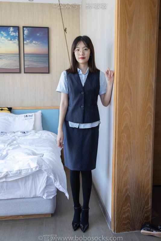 袜啵啵038期：小甜豆-建行行服、高跟鞋、厚黑丝-觅颜社