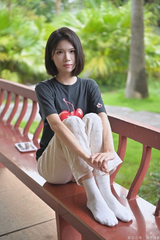 凝思摄影 NO.031 小睿-T恤、短白袜、平底鞋 [144P-1V-5.27GB]-觅颜社