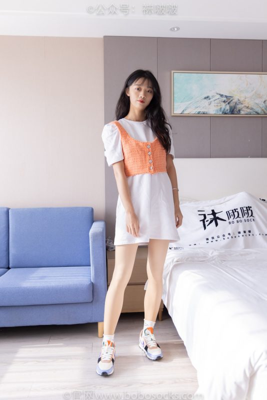 袜啵啵062期：涵涵-运动鞋、白棉袜、厚肉丝（脚尖加固款）-觅颜社