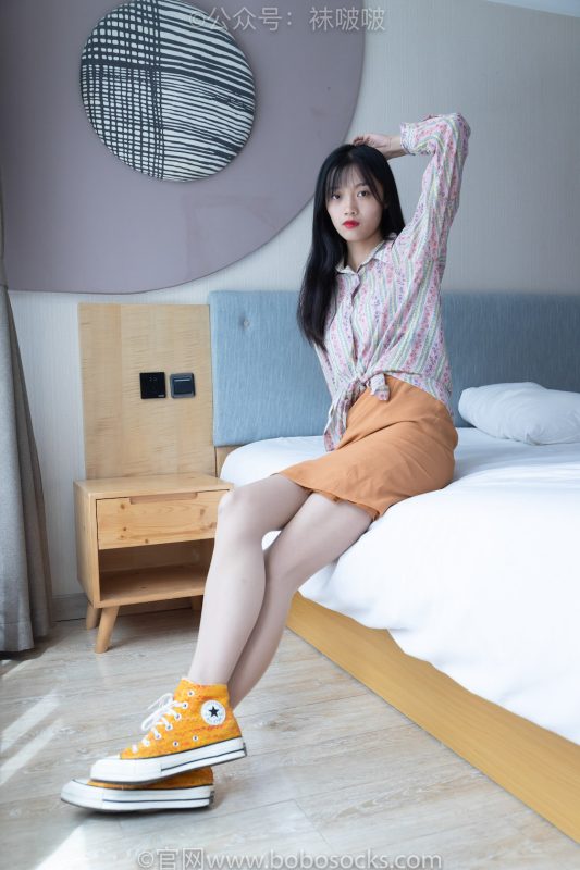 袜啵啵008期：涵涵-帆布鞋、白色短棉袜、肉丝-觅颜社