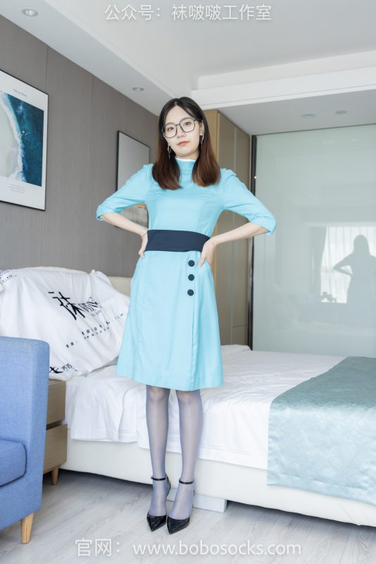 袜啵啵105期：小甜豆-空姐制服、高跟鞋、蓝色丝袜（脚尖透明款）-觅颜社