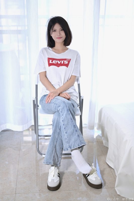 凝思摄影 NO.035 小睿-T恤、短白袜、平底鞋 [145P-1V-5.48GB]-觅颜社