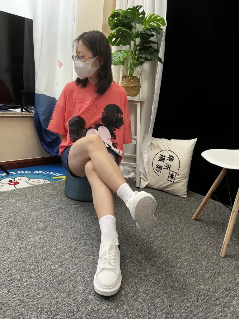 图片[3]-三禾摄影 NO.035 牛仔裙 棉袜 小白鞋