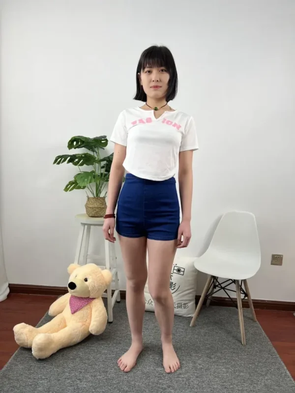 三禾摄影 NO.039 牛仔短裤 小白鞋 [231P-2V-1.5GB]-觅颜社